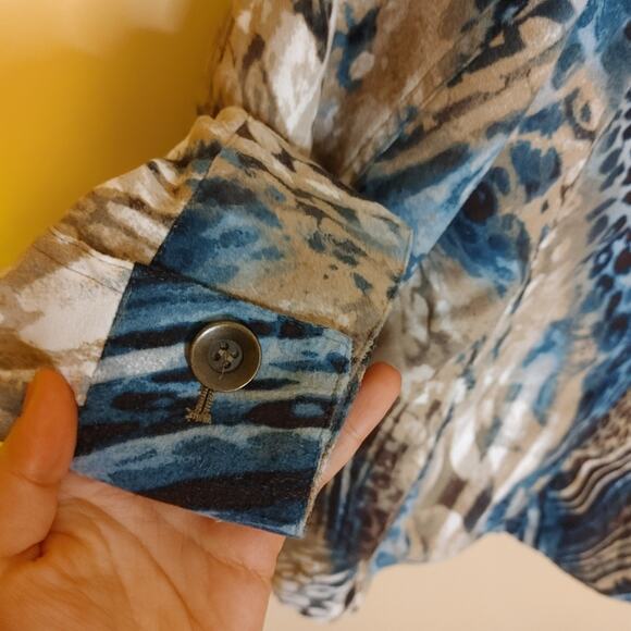 Chico's Size 1 Blazer Animal Print Faux Suede Soft Blue Tan Unique Eccentric Top - Picture 3 of 10